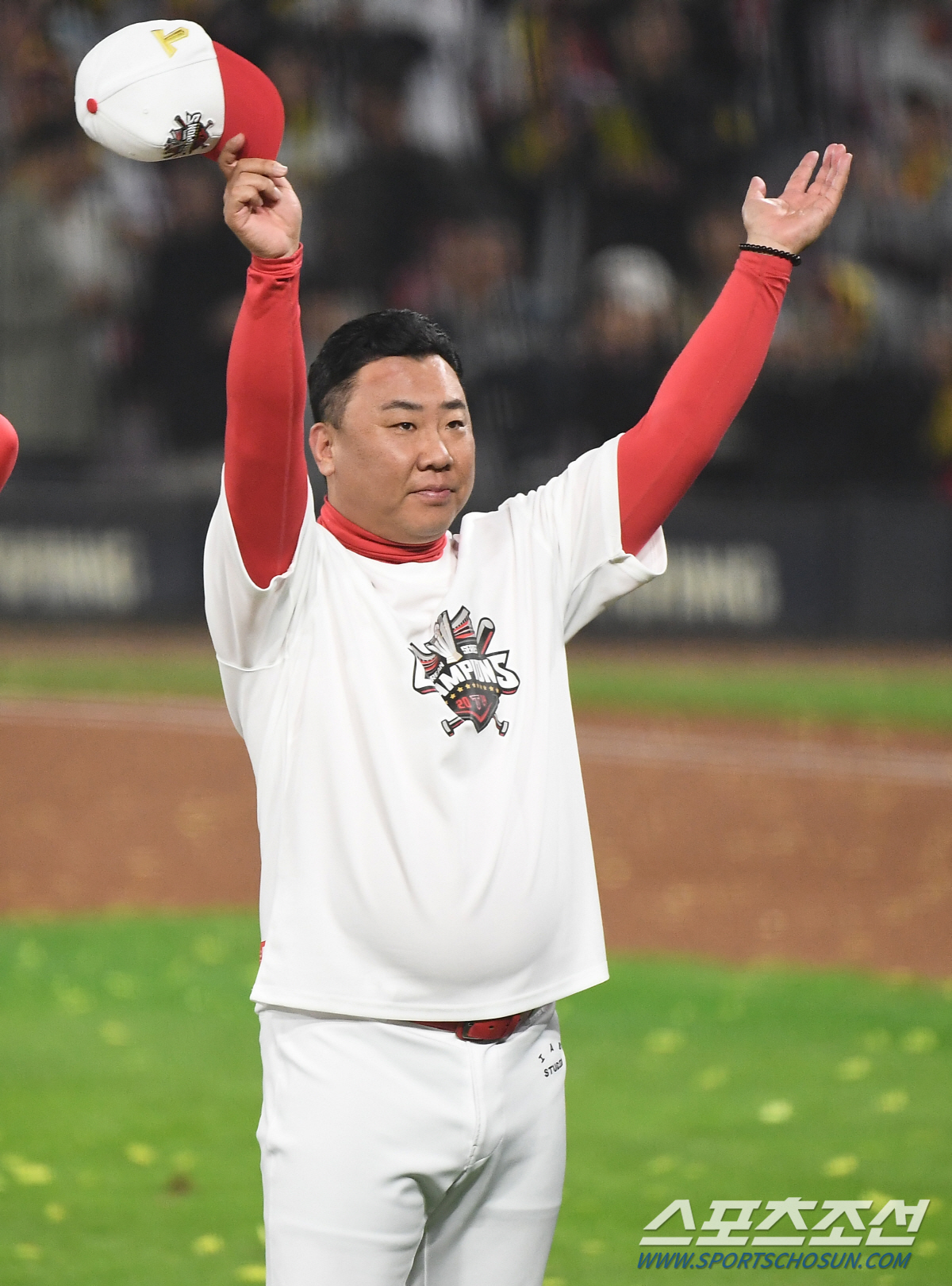'이범호 천하' 개막, 2년 계약→V12→3년 더! KIA는 왜 3년 2…