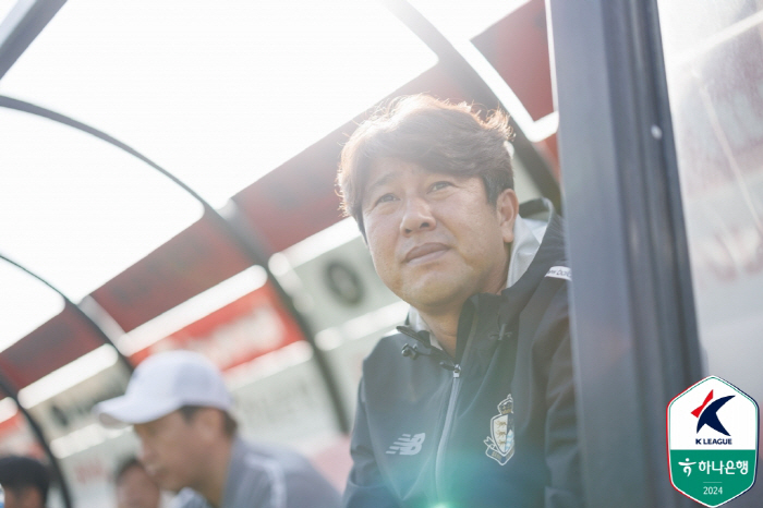 '창단 두번째 PO행' 이끈 김도균 이랜드 감독 "조금만 더 보완하면 K…