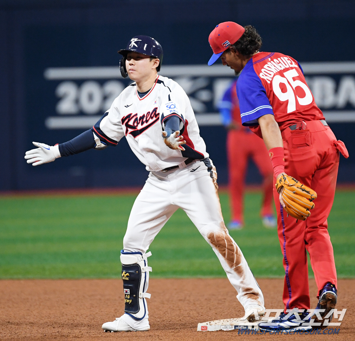 태극마크→0출전→8주 진단 '충격'…V12 KIA 주전 외야수, 프리미어…