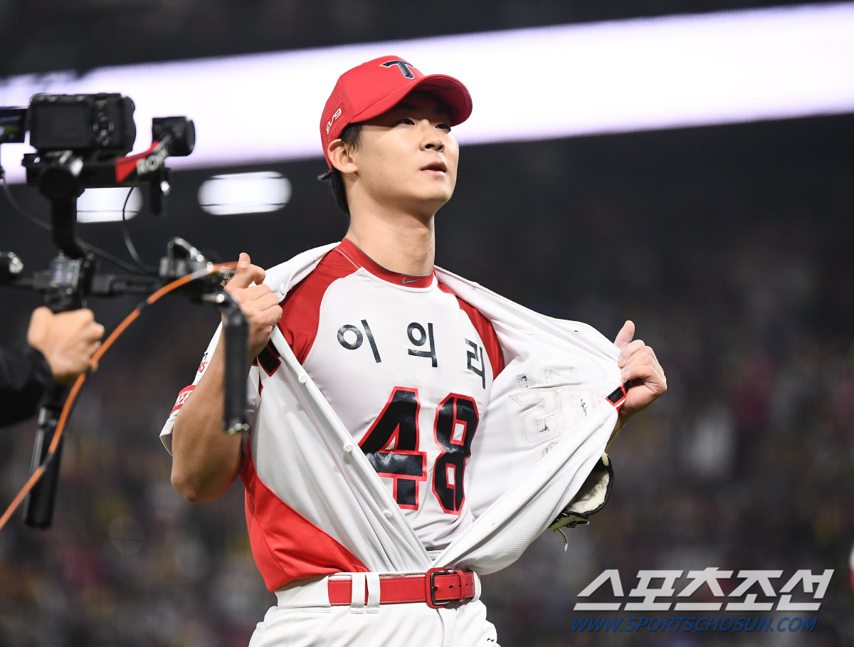 '근자감' 아님. KS 2승 투수의 긍정 마인드 "70%는 이기는 직업.…