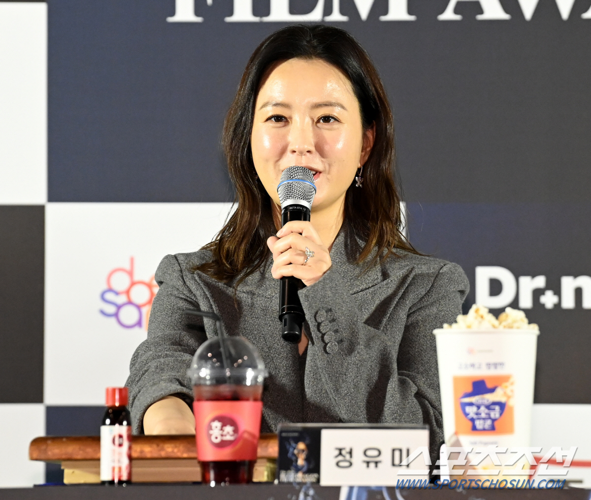 [청룡영화상]정유미 "김혜수 선배 아니었으면 연기 계속할 수 있을지 모르…