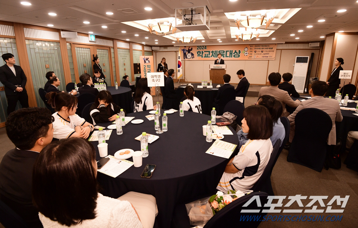 '건강한 학교체육이 행복한 미래를 만든다' 가족, 동료의 축하로 더 빛났…