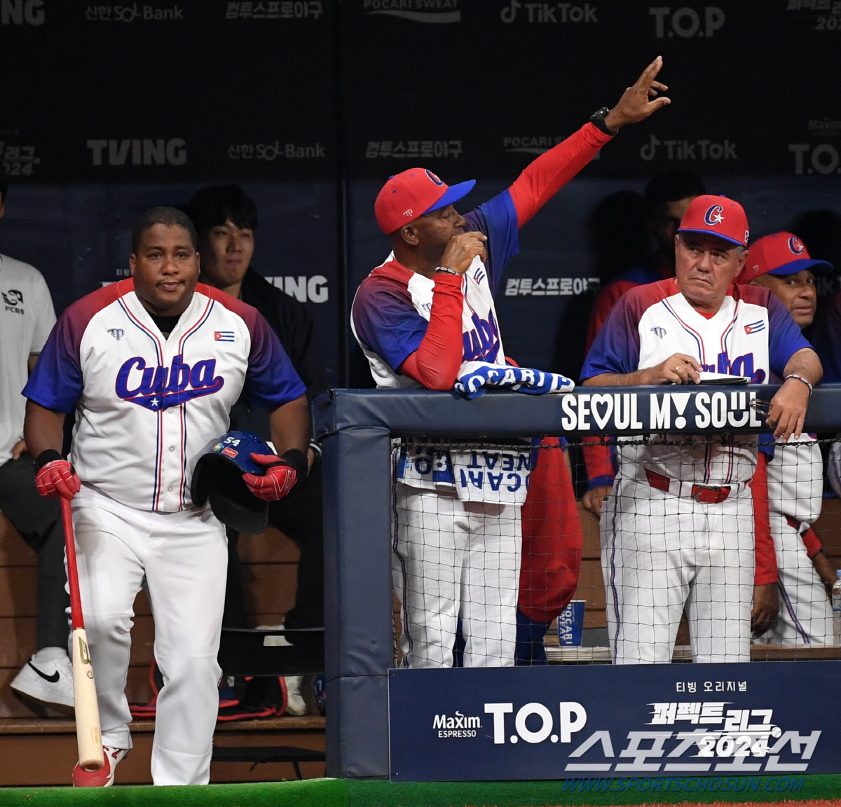 일본야구에서 성장한 쿠바 3총사, 평균자책점 1위-세이브 1위-13홈런 …