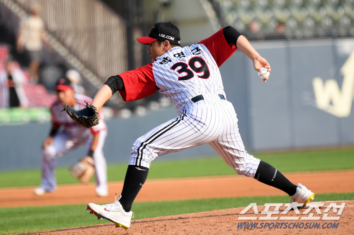 8일 잠실구장에서 열린 LG 트윈스와 한화 이글스의 경기. LG 박명근이 역투하고 있다. 잠실=박재만 기자 pjm@sportschosun.com/2024.09.08/