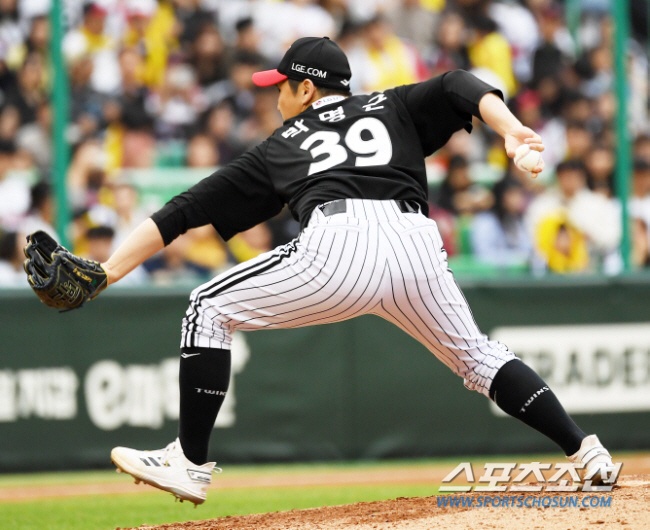 21일 인천 SSG랜더스필드에서 열린 SSG 랜더스와 LG 트윈스의 경기. LG 박명근이 역투하고 있다. 인천=박재만 기자 pjm@sportschosun.com/2024.04.21