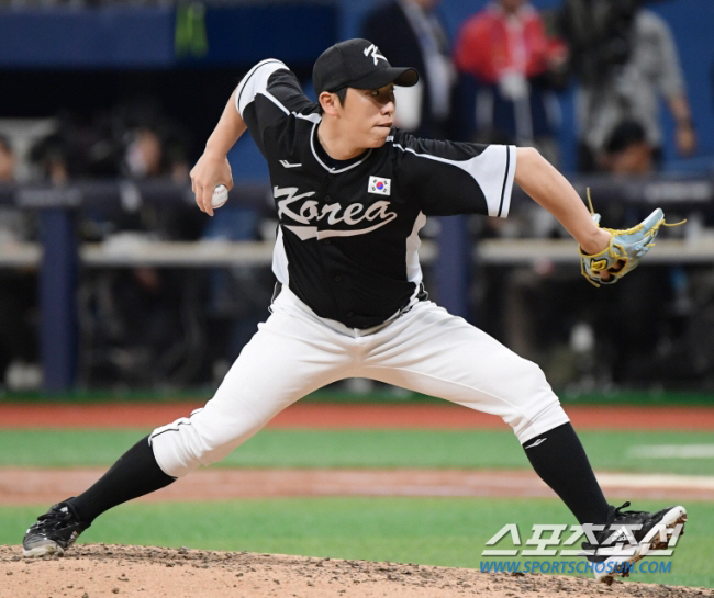 18일 서울 고척스카이돔에서 열린 'MLB 월드투어 서울 시리즈 2024' 팀 코리아와 LA 다저스의 경기. 7회말 박명근이 투구하고 있다. 고척=정재근 기자 cjg@sportschosun.com/2024.3.18/