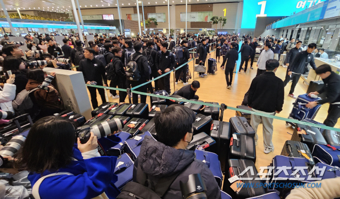 '역대 최강'은 아니지만…결의만은 진심, 류중일호 출국 "최선 뿐, 1차…