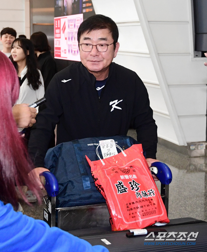 "진짜 한화로 갔나" 뜬소문인줄 알았는데...FA 엄상백 충격 한화행, …