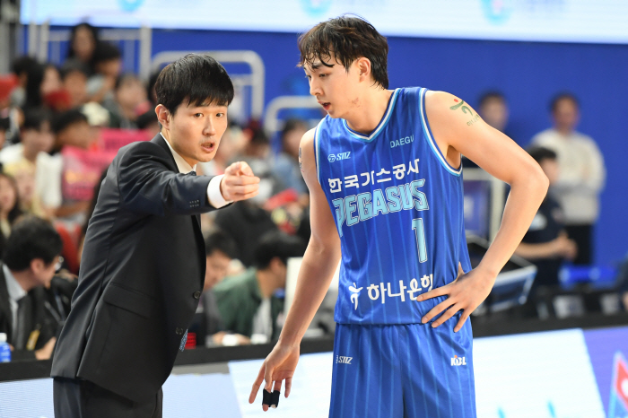 [KBL 현장코멘트] "내가 운영을 잘못했다. 내 실수" 19점차 리드→…