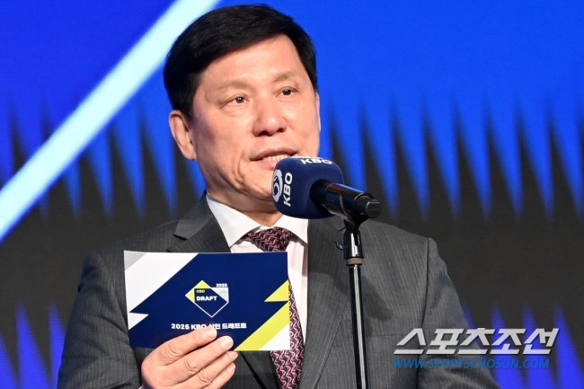 '1000만 총재 허구연' 일구대상 받는다. "프로야구 산업화 시대 열었…