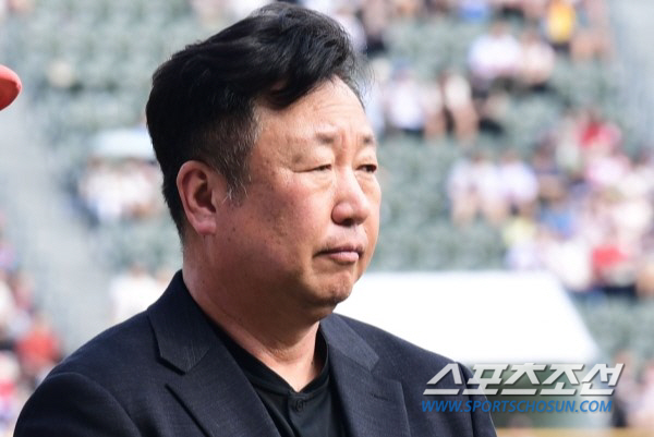 "발을 뺀 건 아니다." 최원태와 만나지도 않은 LG,그래도 FA 시장 …