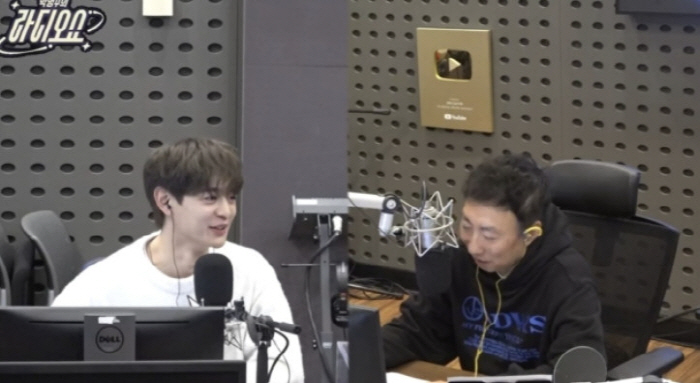 'SM 재계약' 민호, 주식까지 받았다 "건물 3층은 샤이니가 세워" (…