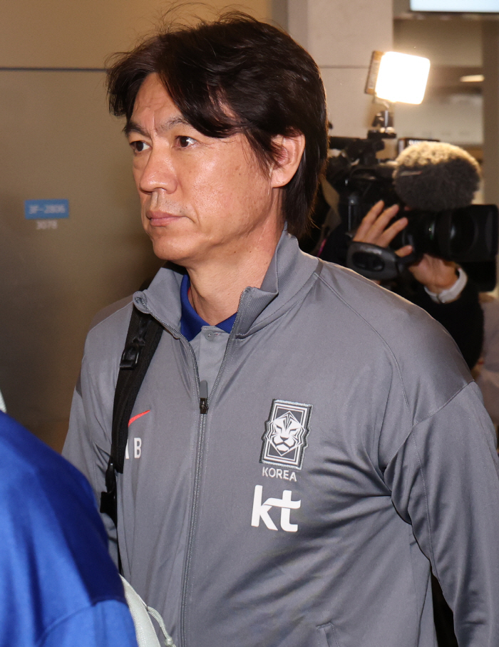 홍명보호, 16시간 장도 끝 '결전지' 쿠웨이트 도착 "목표는 오직 승리…