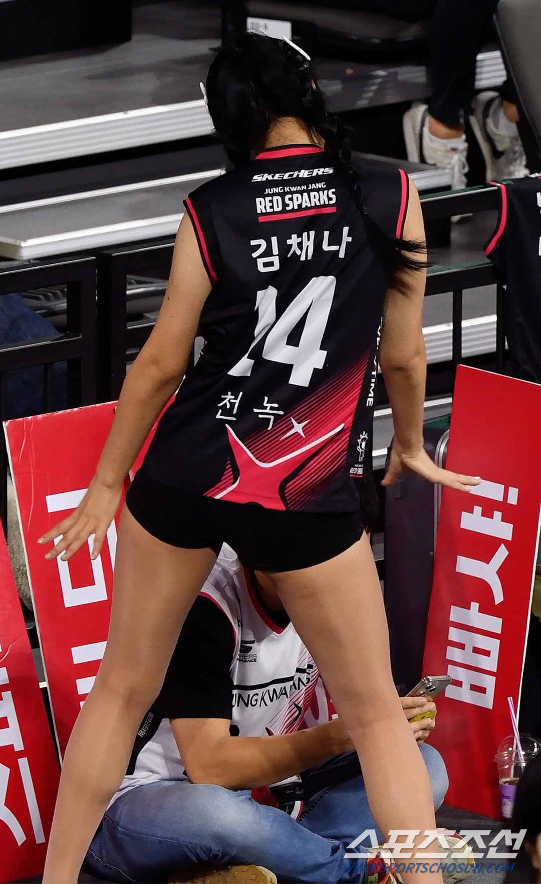전생에 나라를 구한 응원단장, 정관장 치어리더들은 쉴 줄을 몰라 [숏폼]