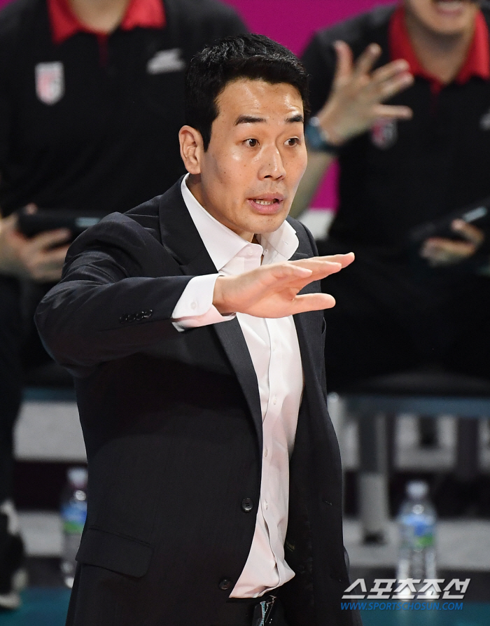 국대 세터 없이 2대3 '졌잘싸'인데... 감독은 냉정했다. "1점 땄다고 위안? 챔피언 꿈꾸는 팀 아냐"[인천 코멘트]