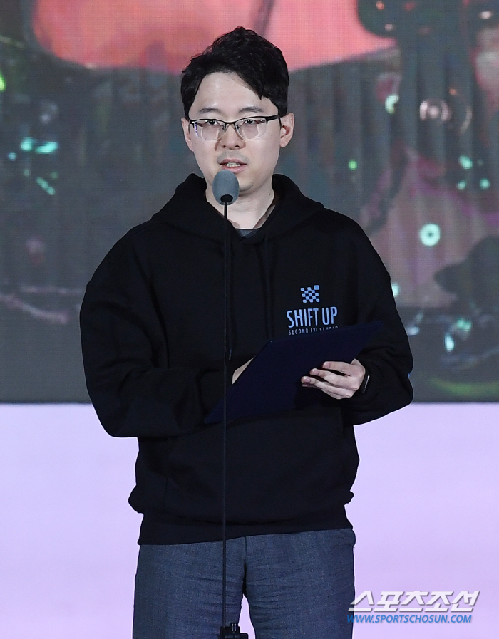 [포토] 게임대상 기술창작상 그래픽 부문 수상한 '스텔라 블레이드'