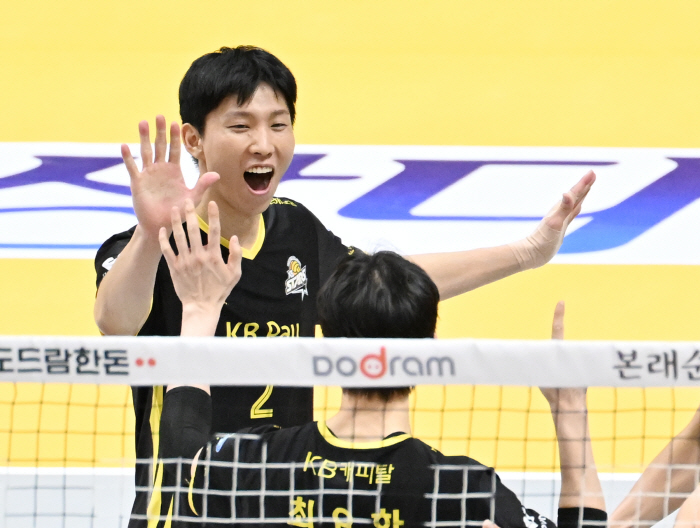 황택의 효과는 확실한데, 나경복은? 사령탑의 고민 "리시브에서 흔들렸다"…