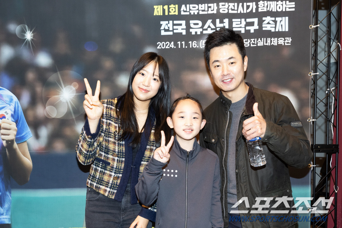 "유빈언니 예뻐요!""나눔이 힐링" 신유빈,당진유소년탁구페스티벌 뜨거운 …