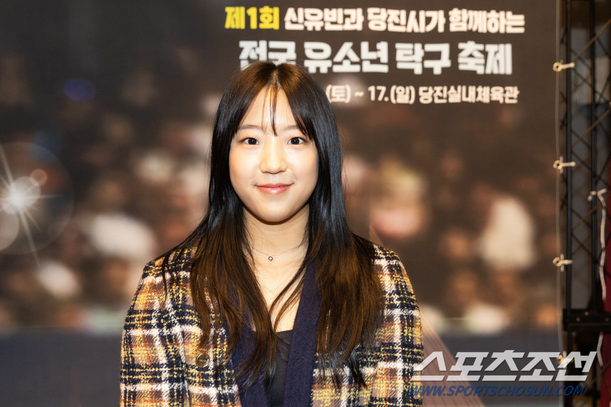 "유빈언니 예뻐요!""나눔이 힐링" 신유빈,당진유소년탁구페스티벌 뜨거운 …