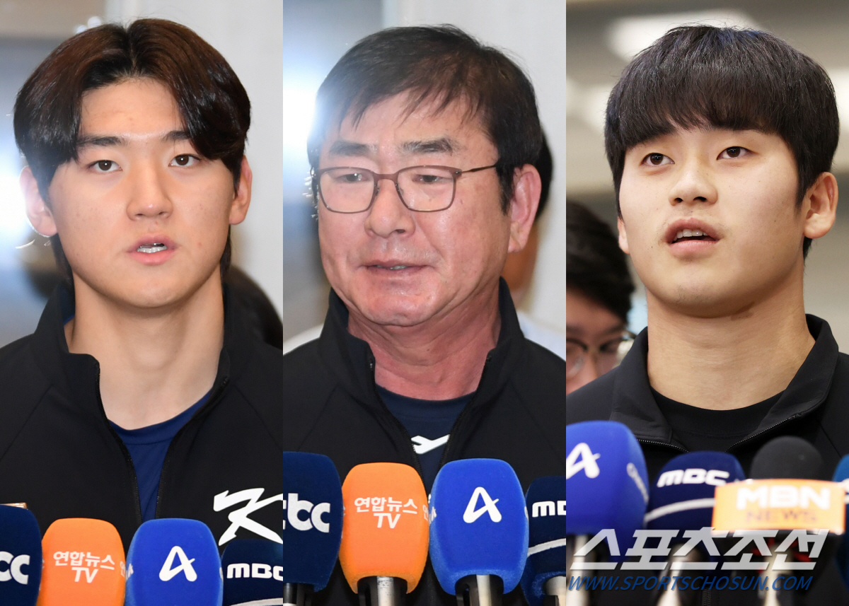 '프리미어12 조기 탈락' 굳은 표정으로 귀국한 대한민국 야구 대표팀..…