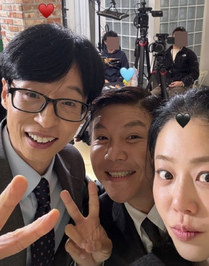 [SCin스타] 유재석·조세호와 얼굴 맞댄 고현정, '유퀴즈' 촬영 현장…