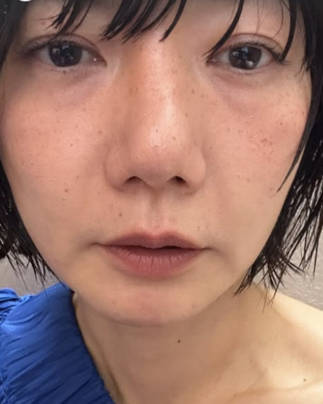 배두나, 주근깨 가득한 피부·처연한 눈빛...'배우 그 자체'인 표정 연…