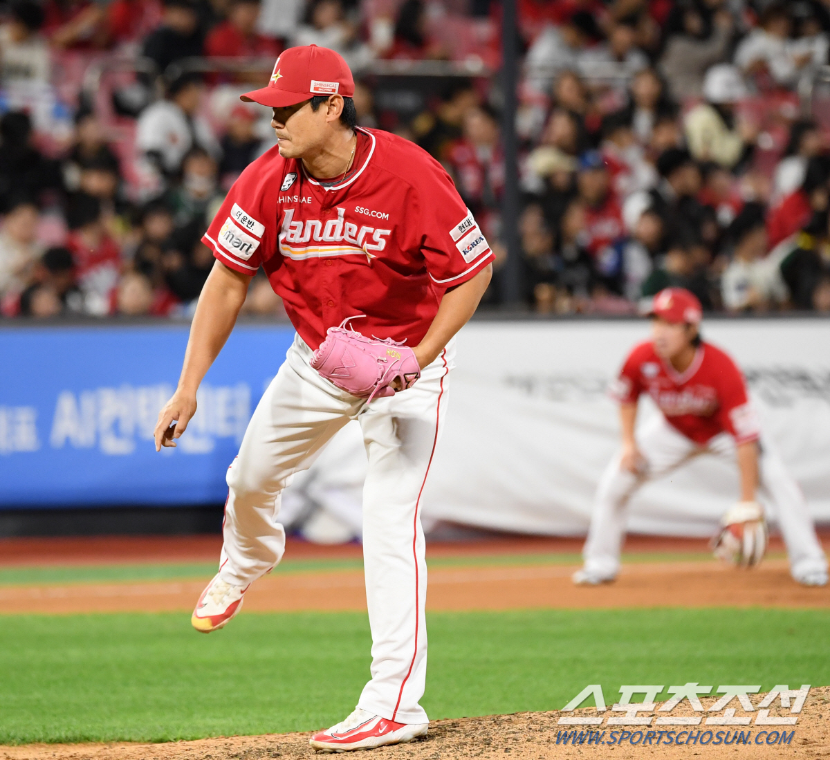 [공식발표]'드디어 사인했다' SSG, 노경은과 2+1년 25억원에 계약…
