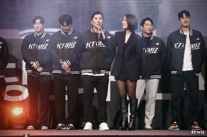 '충격과 공포' 화제의 중심, 최고 이슈팀 된 KT...그 주인공들이 신…