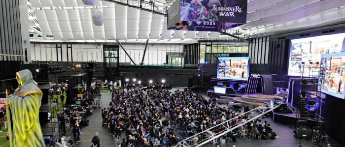 출시 10주년 맞은 글로벌 히트작 '서머너즈 워: 천공의 아레나',  연말까지 10주년 축제 분위기 이어간다