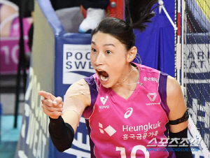 남의 공 탐내던 김연경이 돌변한 순간...현대건설도 막지 못한 9연승의 비결 [수원 현장]