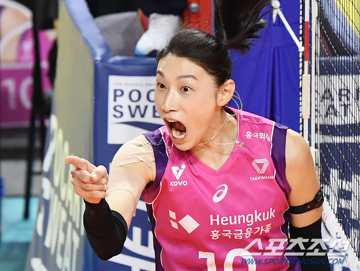 남의 공 탐내던 김연경이 돌변한 순간...현대건설도 막지 못한 9연승의 …