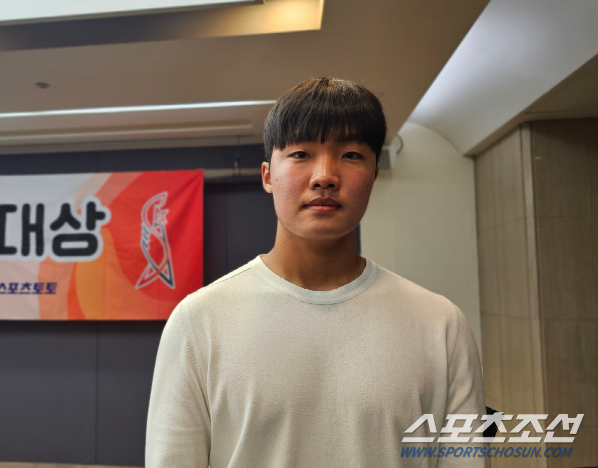 류현진 문동주에 78억원 FA 가세했다…1R 루키의 감탄 "국내 최고 아…