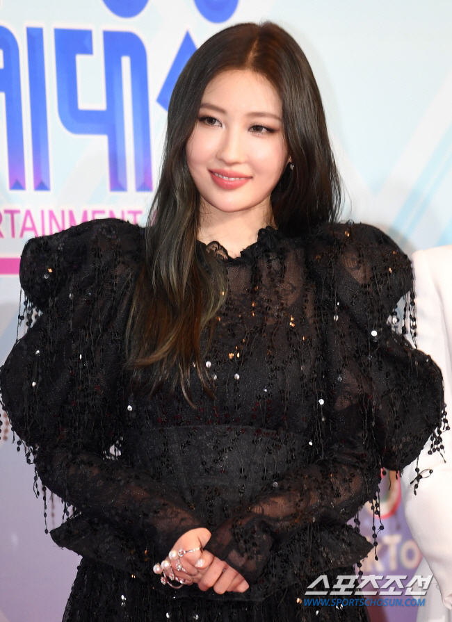'월수익 5천' 이사배, 돌연 은퇴 선언했다 "여한 없어" ('라스')