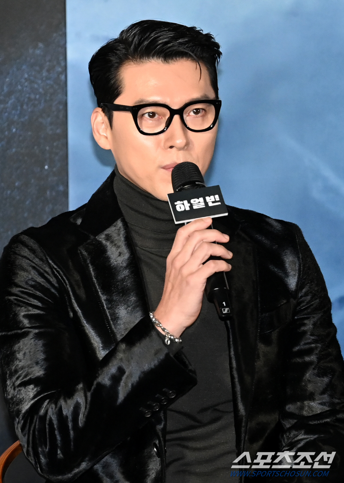 '하얼빈' 현빈 "안중근役, 영하 40도에 촬영했지만…참 잘한 선택이라 …