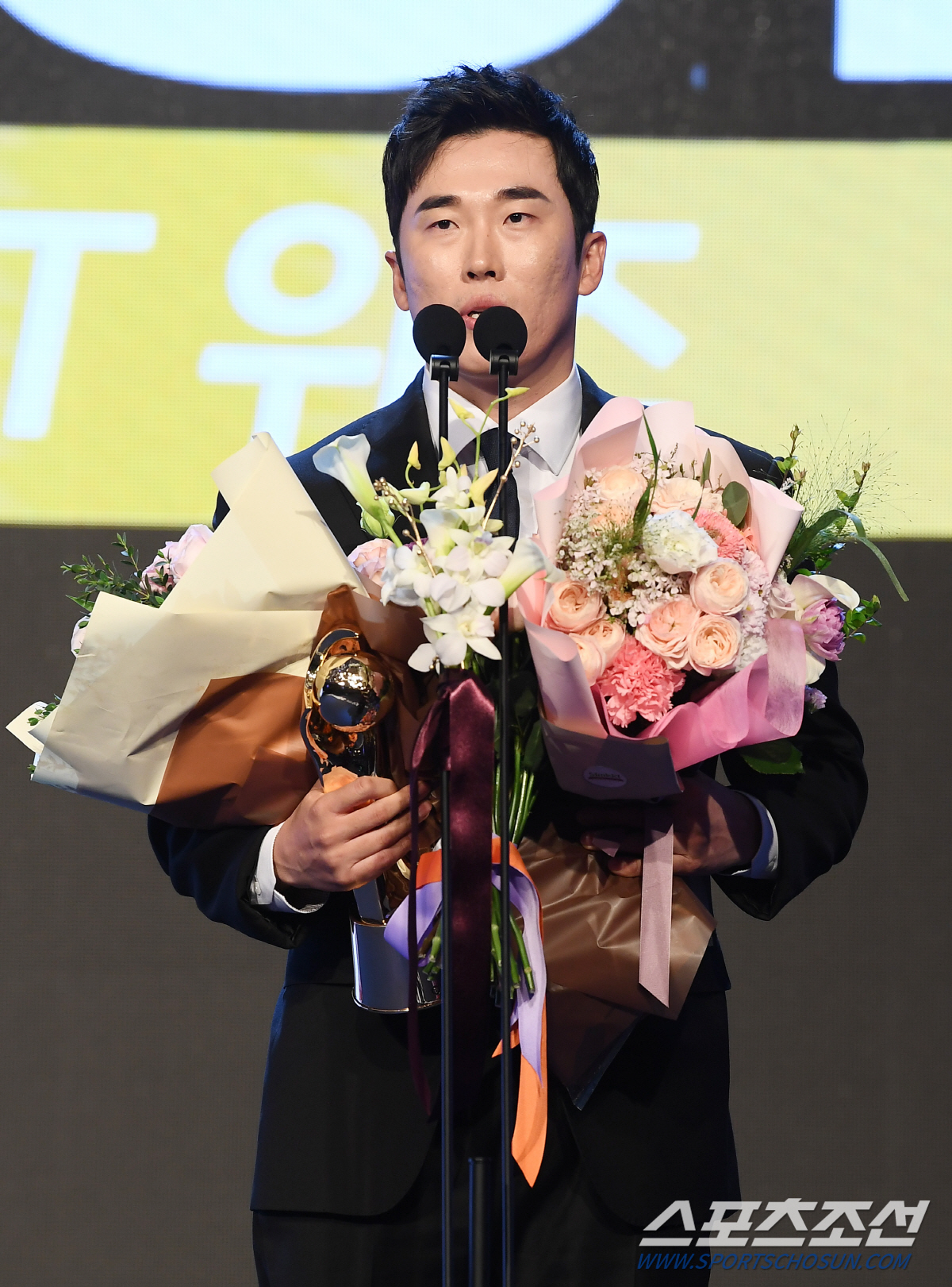 "이제 택연이 공 쳐야되네" 2년 연속 수비상, 105억 3루수의 가치……