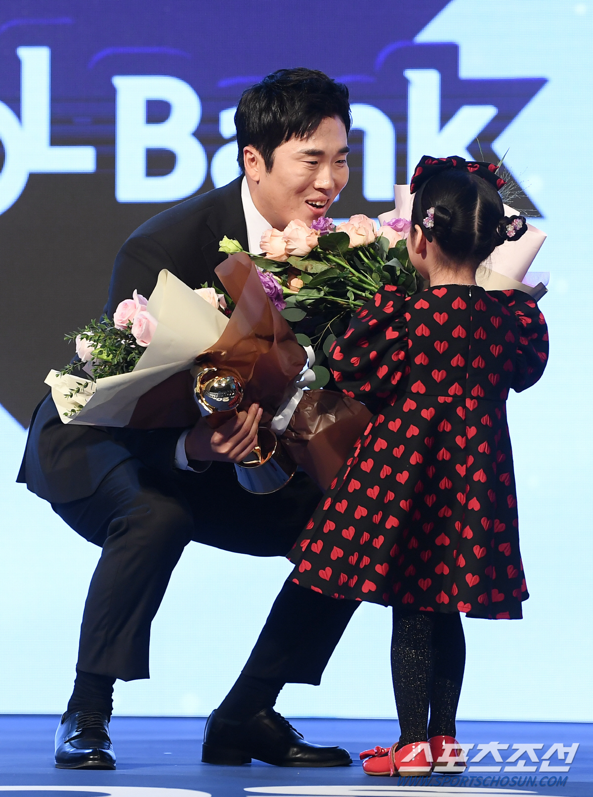 "이제 택연이 공 쳐야되네" 2년 연속 수비상, 105억 3루수의 가치……