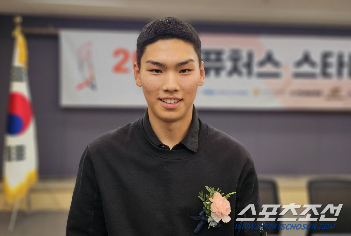 '152㎞ 뿌리는데 유격수가 더 좋다니...' '2학년 오타니'의 202…
