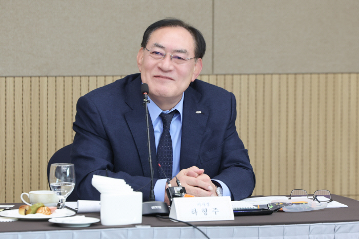 체육진흥공단 하형주 이사장 "학교체육 지원 확대, 공단 역량 강화에 힘쓰겠다"…대한체육회 위기에 대해 "와 이리 됐노" 쓴소리도