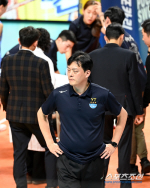 '이럴 수가 있나' 부상 충격에 말 잃은 꼴찌팀 감독 
