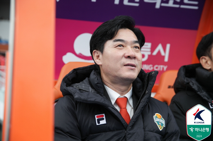 '강원 준우승' 이끈 윤정환 감독 "감독상, 욕심 없지만 기대해, 재계약…
