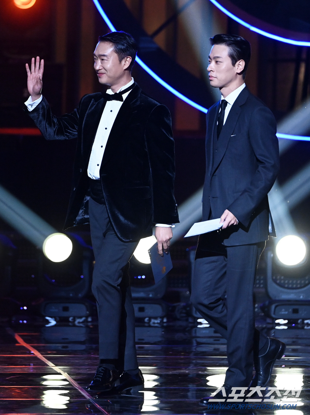 [포토] 조우진-박정민 'MC 이제훈 향해 인사'