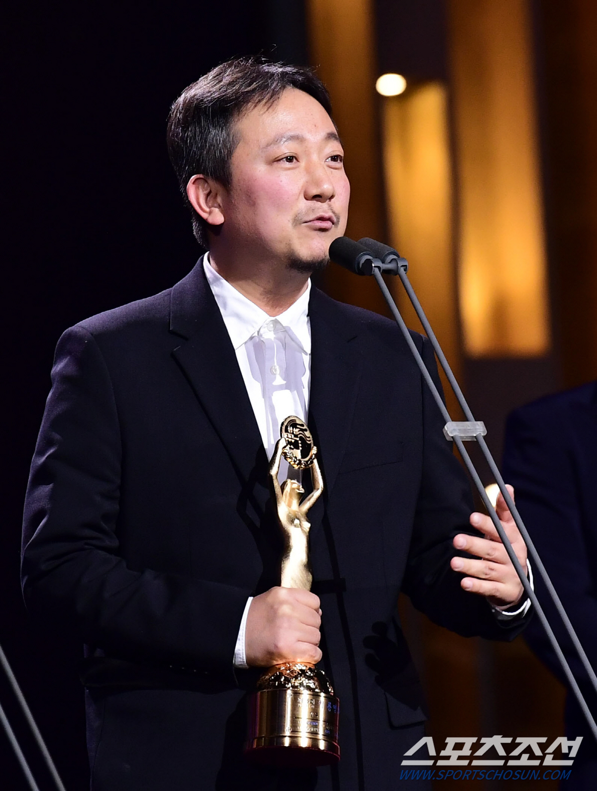 [청룡영화상] '파묘' 장재현, 감독상 "김고은, 당신이 한국 배우라 너…