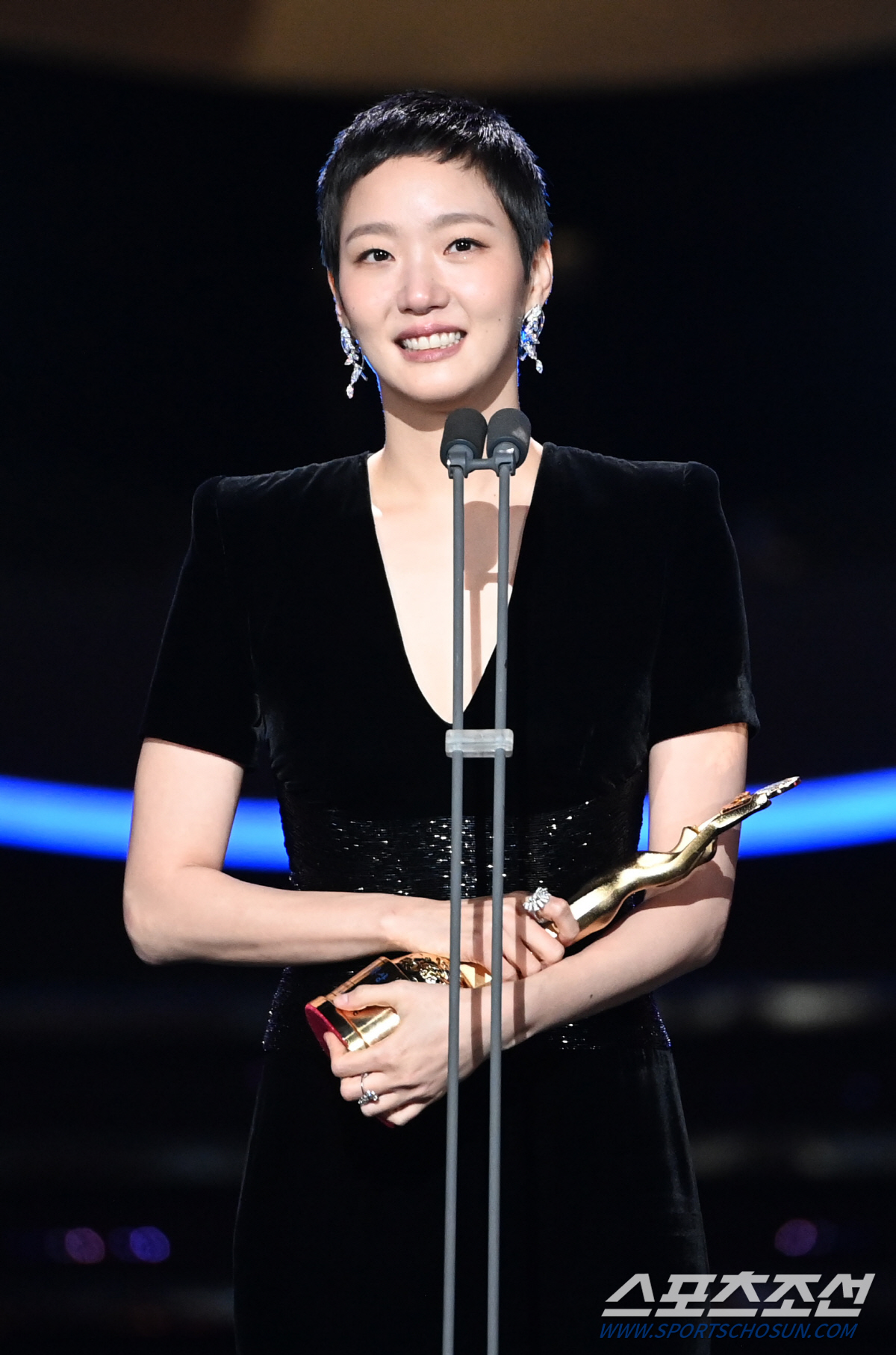 [포토] 김고은, 청룡영화상 2번째 여우주연상 수상