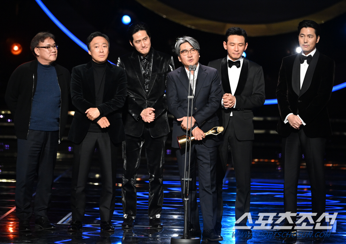 [포토] 서울의 봄, 청룡영화상 최우수작품상