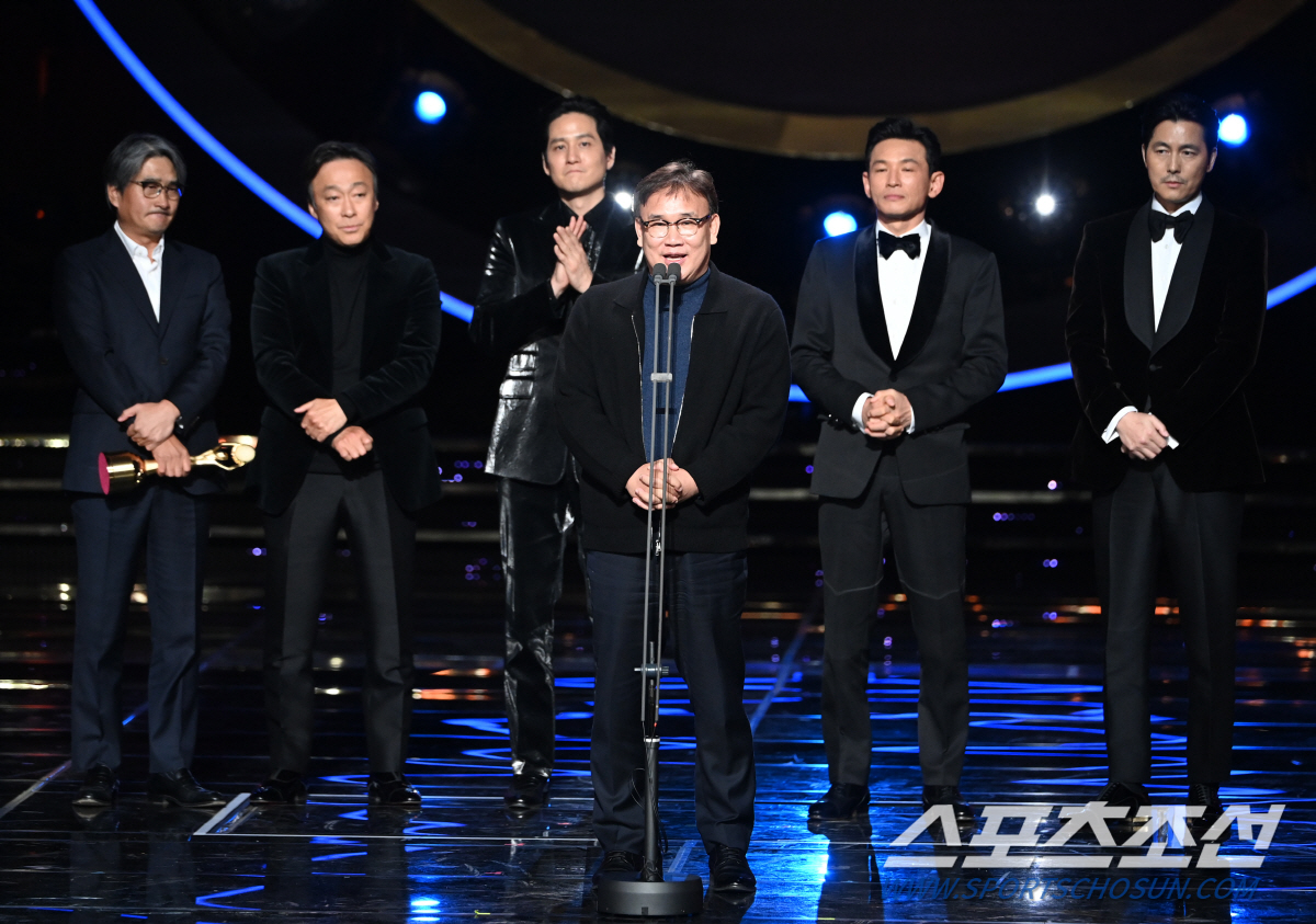 [포토] 서울의 봄, 청룡영화상 최우수작품상