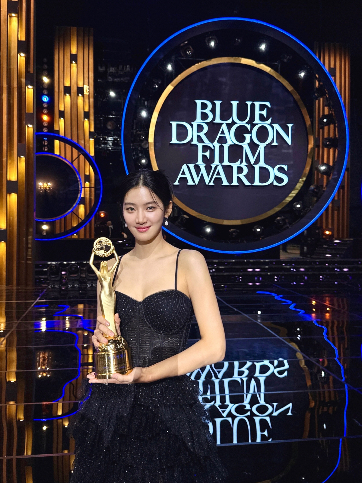 박주현, '청룡영화상' 신인여우상 수상…"더 좋은 배우 되도록 최선"