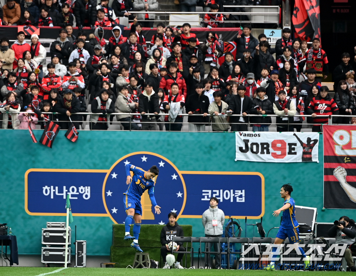 "'승리 버스' 100여대"→"2만7184명 운집" 울산 vs 포항 '코…
