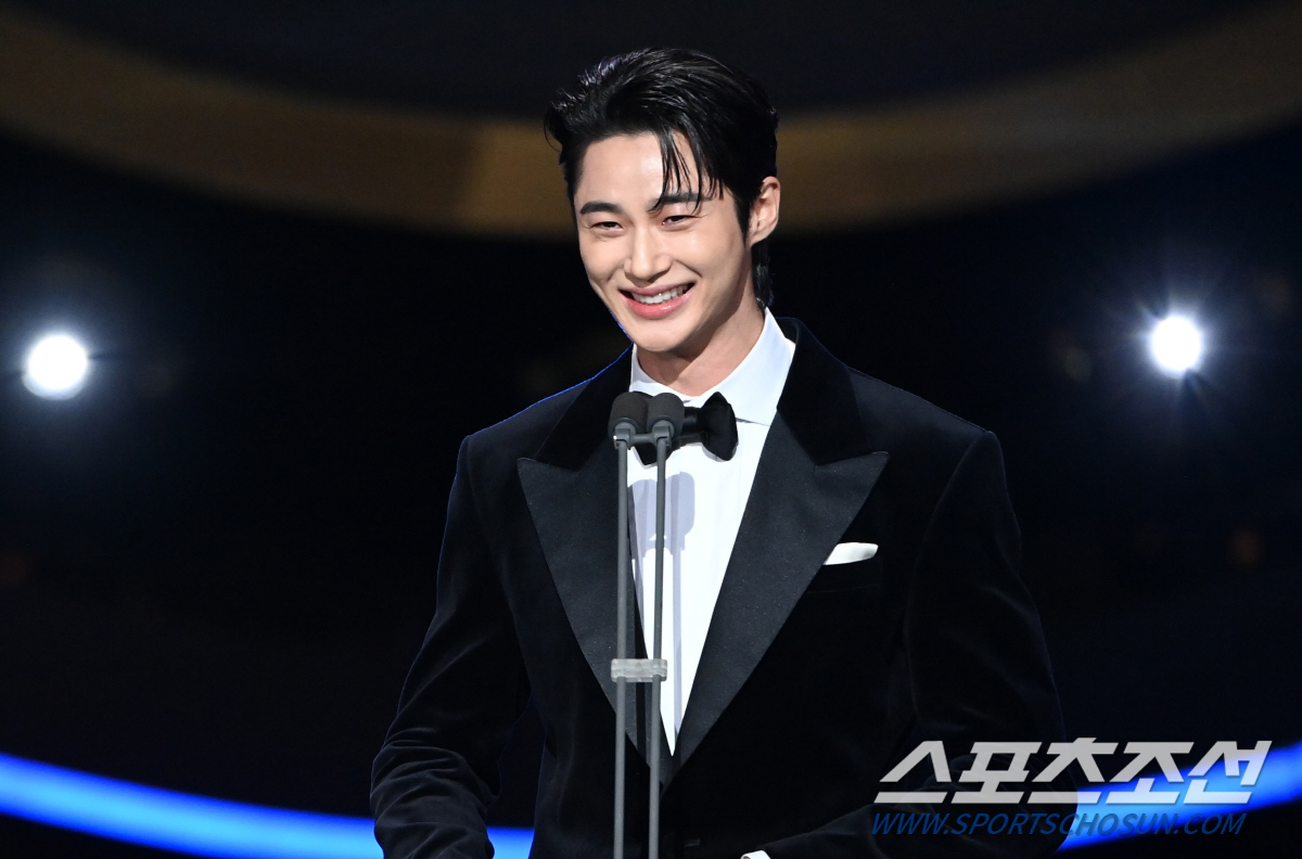 [포토] 변우석, 여심 녹이는 미소