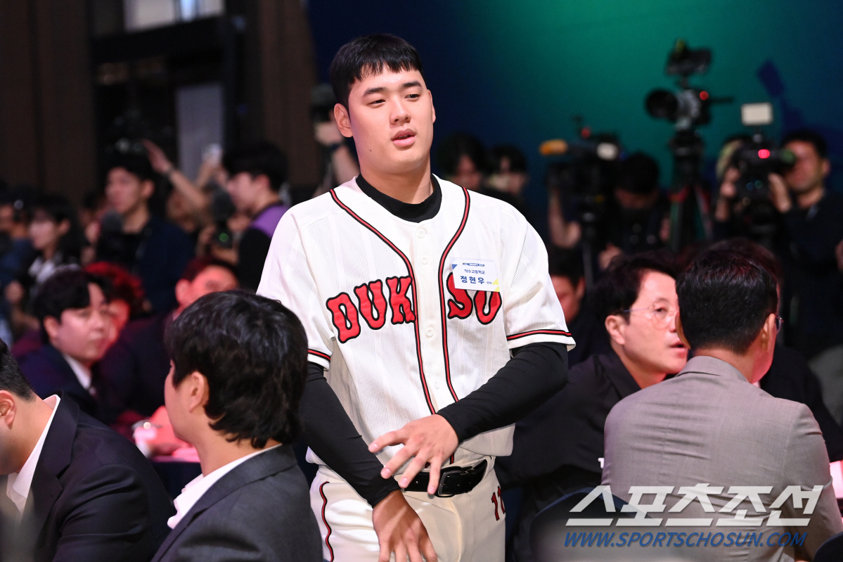 "큰 새싹, 내가 밟을 뻔했다" 15살 차이나는 동생에게 '야구하지마' …