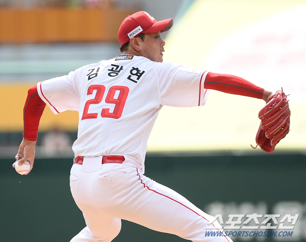 '투수 주장 탄생' 추신수 은퇴한 SSG, 새 캡틴은 김광현 "잘할거라 …